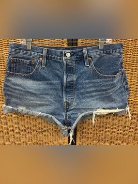 Levi’s 501 Original Distressed Cutoff Shorts – Women’s W33